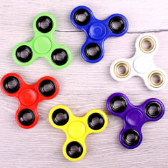 Спиннер - Антистрессовый - 3-х лучевой - Пластик Спиннер - Антистрессовый - 3-х лучевой - Пластик